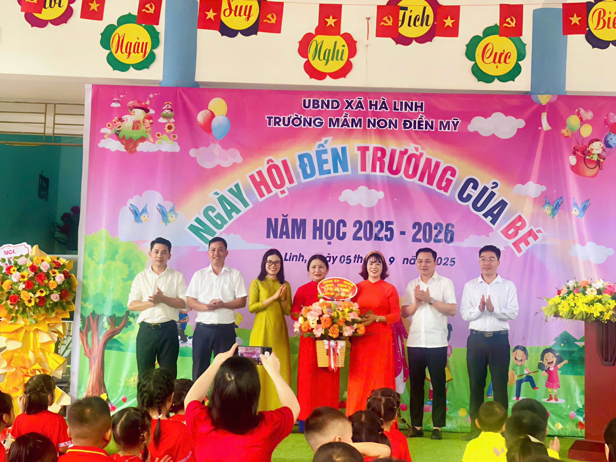 Không khí khai giảng năm học mới trên địa bàn xã Hà Linh