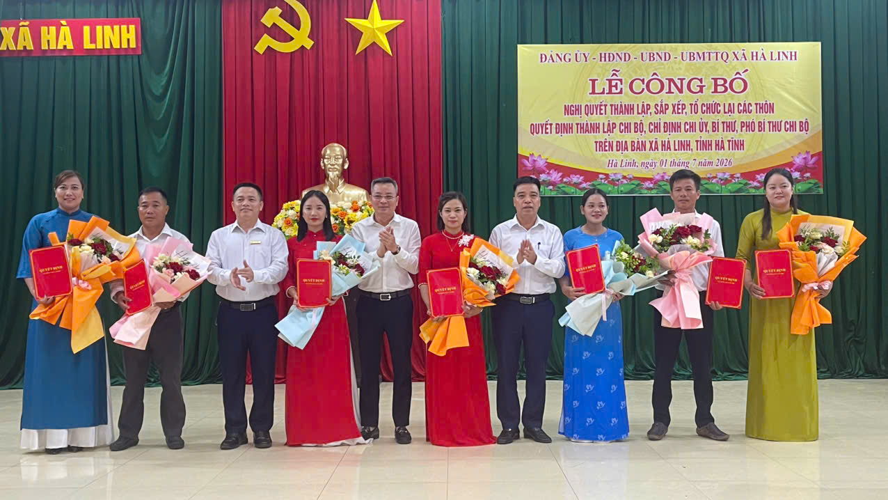 Xã Hà Linh tổ chức Lễ công bố Nghị quyết thành lập, sắp xếp, tổ chức lại các thôn; Quyết định thành lập các Chi bộ, chỉ định Bí thư, Phó Bí thư Chi bộ trên địa bàn xã sau sắp xếp