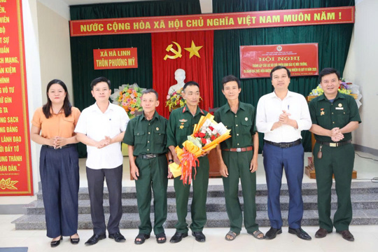 Chi hội Cựu Chiến binh thôn Phương Mỹ, xã Hà Linh ra mắt Câu lạc bộ “Cựu Chiến binh bảo vệ môi trường” 
