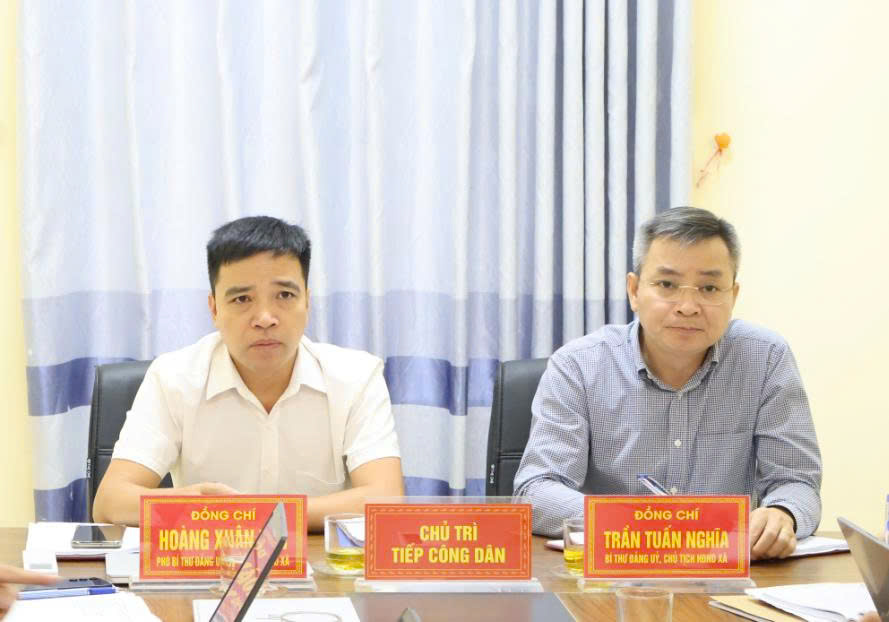 Đồng chí Bí thư Đảng ủy, Chủ tịch UBND xã tiếp công dân định kỳ tháng 10 năm 2026