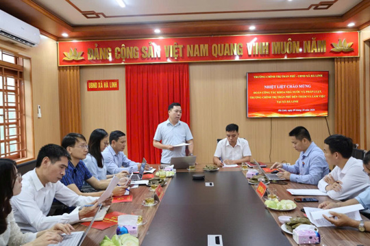 Khoa Nhà nước và Pháp luật, trường Chính trị Trần Phú tổ chức thăm và làm việc tại xã Hà Linh sau hơn 01 năm thực hiện mô hình chính quyền địa phương 02 cấp 