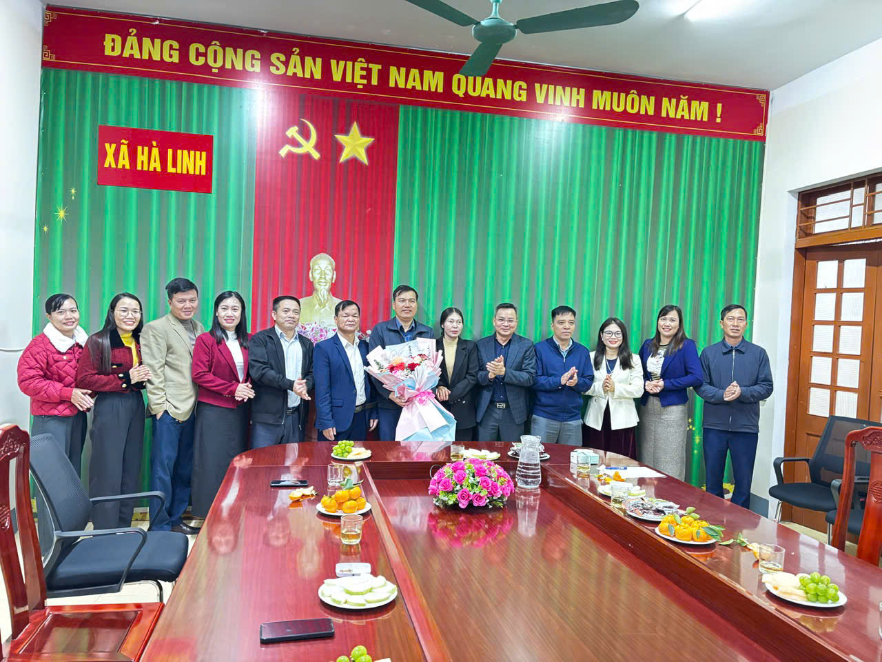 ĐẢNG ỦY – HĐND – UBND tổ chức gặp mặt, tặng hoa chúc mừng Ủy ban MTTQ Việt Nam